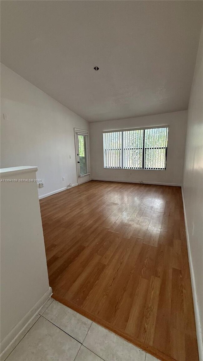 Foto del edificio - 4221 W McNab Rd