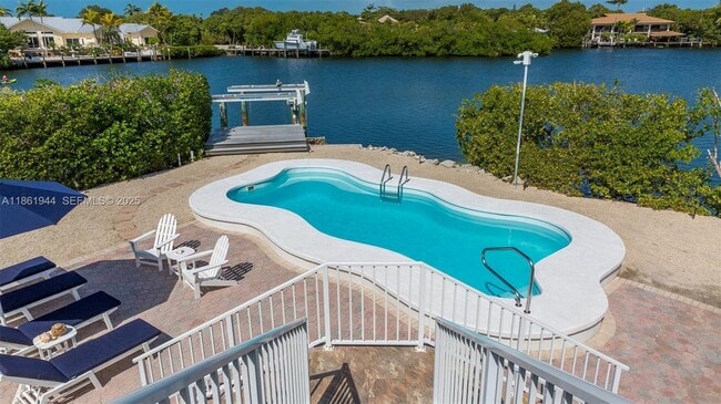 Foto del edificio - 7760 Aviation Blvd