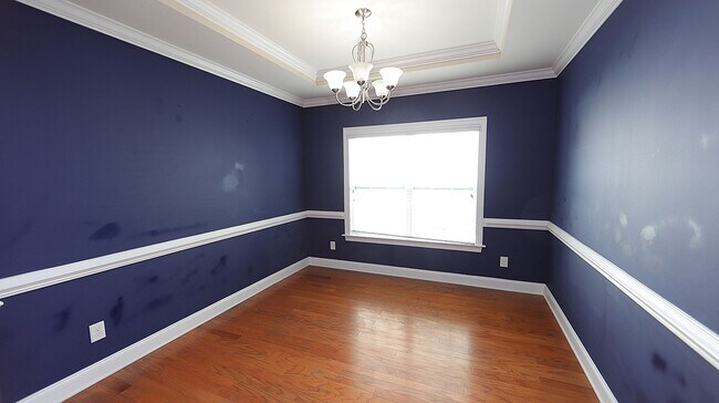 Foto del edificio - Spacious 5 Bedroom Home in Convenient Knig...