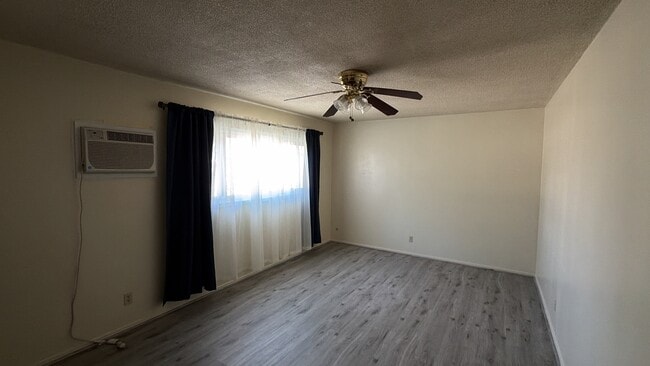 Building Photo - 1286 W 36th St