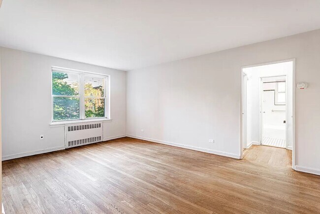 Building Photo - Beautifully renovated 1Bed 1Bath
