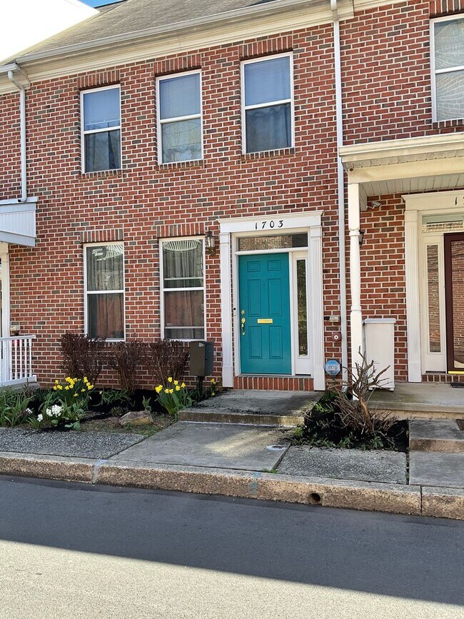 Building Photo - 1703 Susquehanna St