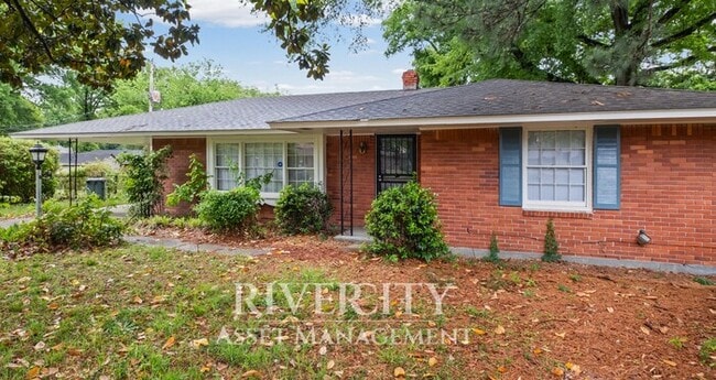 Photo - 1381 Laudeen Dr House