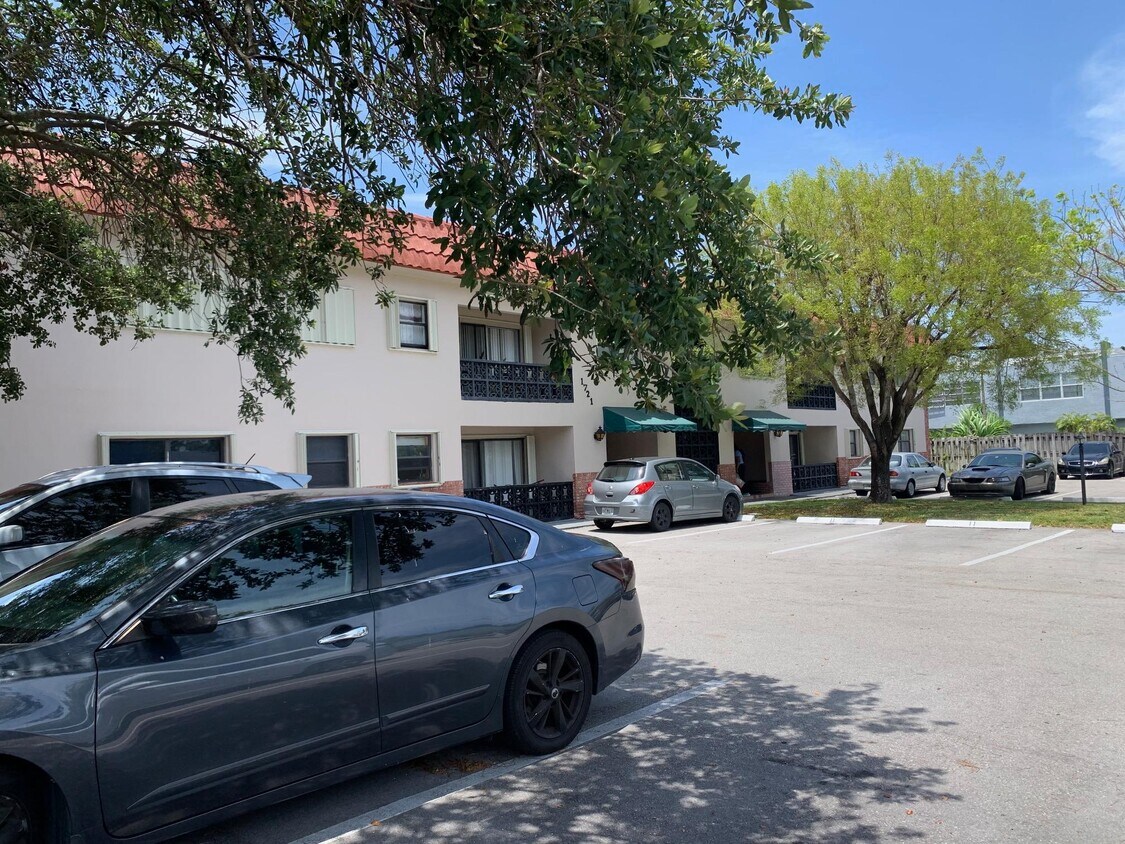 Foto del edificio - 1721 NW 15th Vista