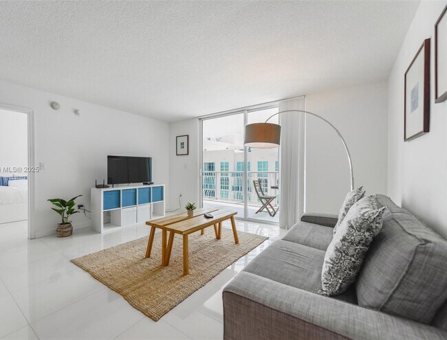 Foto del edificio - 1200 Brickell Bay Dr