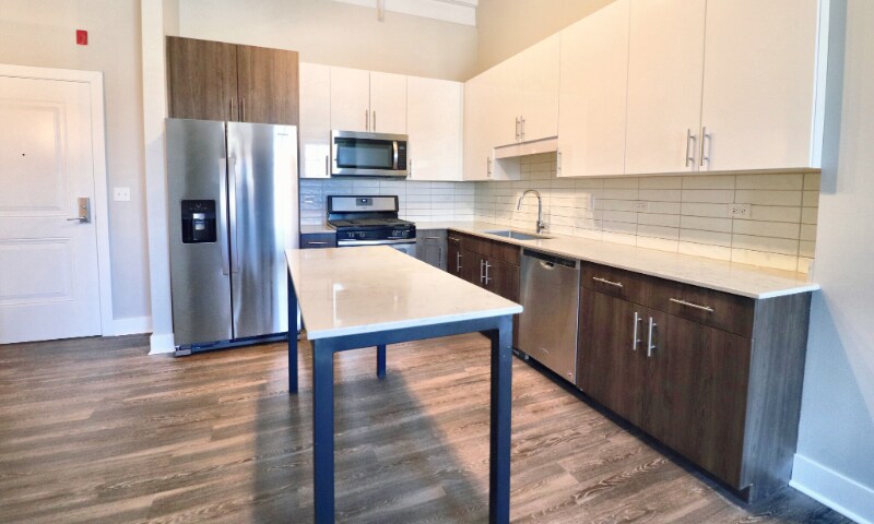 Foto principal - 4520 N Kenmore Ave