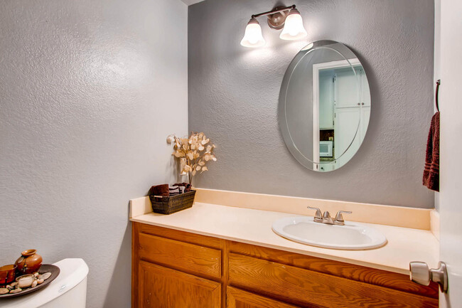 Building Photo - Spacious Detached Home in San Diego – Big ...