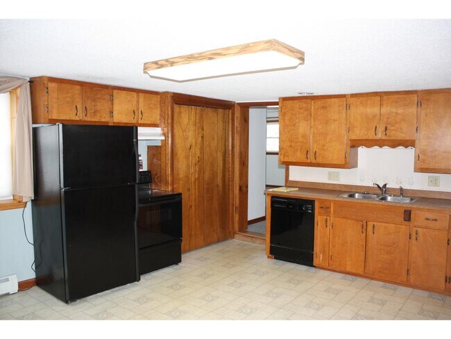 Building Photo - 1176 Highland Ave