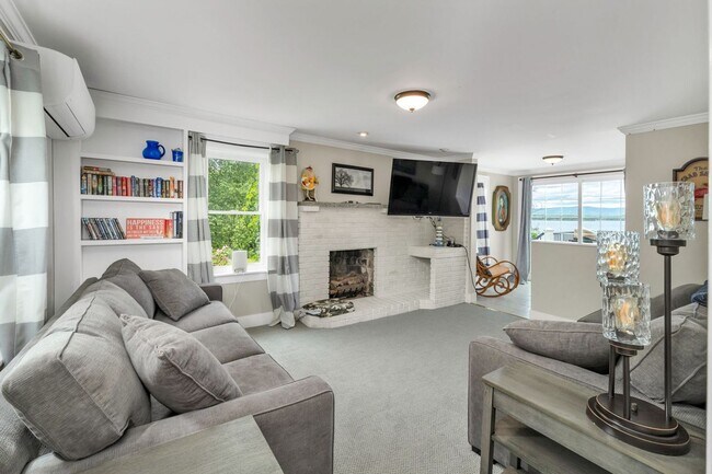 Foto del edificio - Beautiful Home On Lake Winnipesaukee