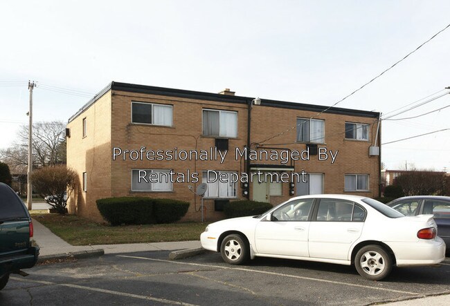 Building Photo - 16600 Greenfield Rd