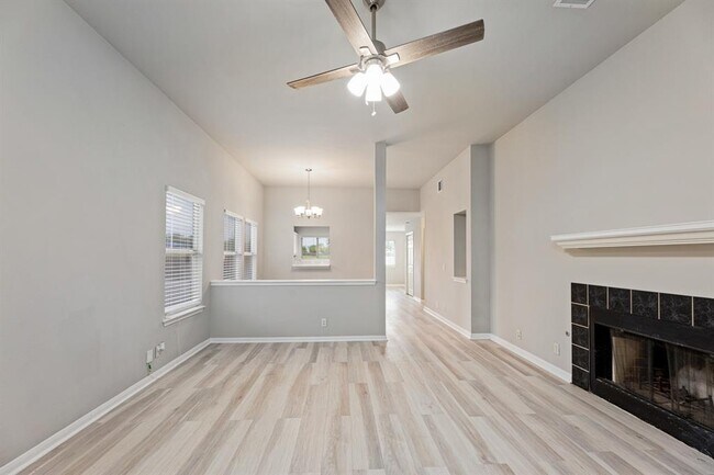 Foto del edificio - 21108 Derby Day Ave