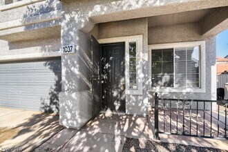 Building Photo - 1037 Plentywood Pl