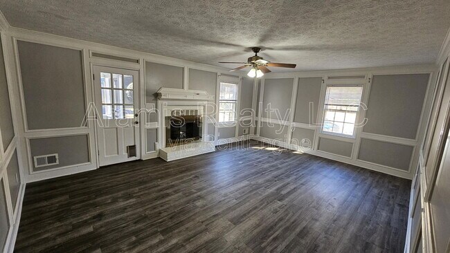 Foto del edificio - 4858 Glenwhite Dr