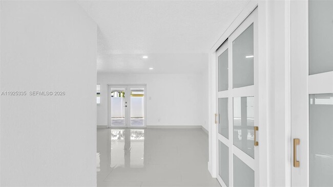 Building Photo - 11421 SW 84th St