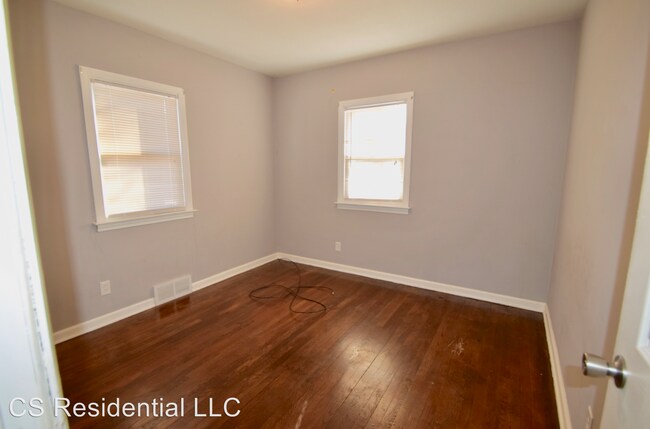 Building Photo - 1531 W 14th St