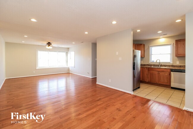 Building Photo - 1805 Covenant Ln