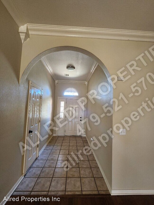 Building Photo - 3 br, 2 bath House - 5115 S. 60th Place