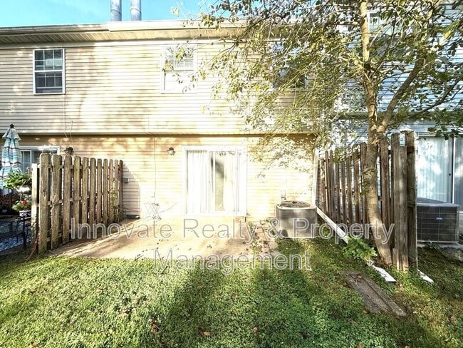 Building Photo - 304 Brookwood Dr