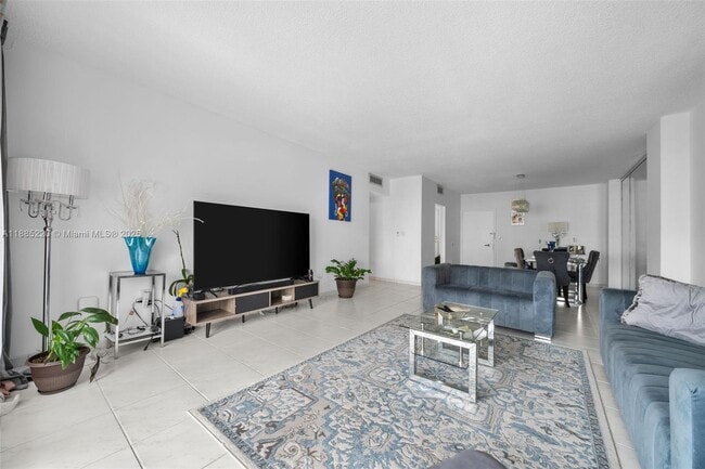 Building Photo - 300 Bayview Dr