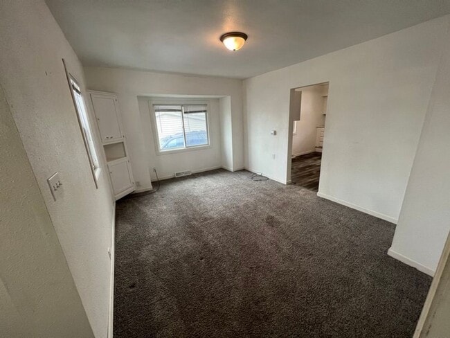 Building Photo - 1006 Monroe St