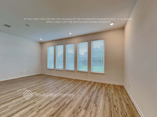 Building Photo - 4023 Champlain Wy