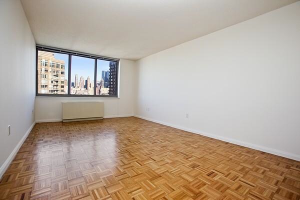 Foto principal - 355 E 94th St