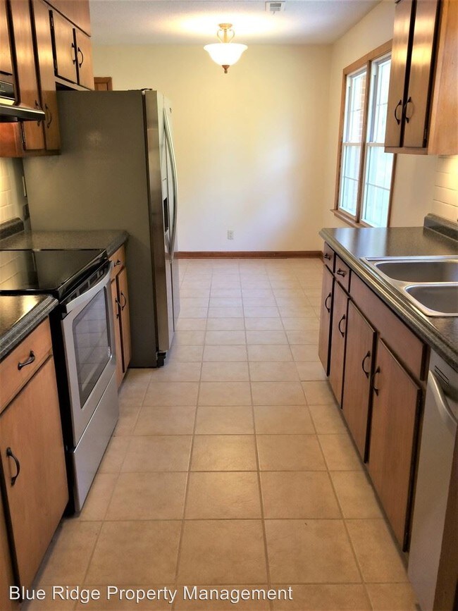 Building Photo - 3 br, 2.5 bath House - 1202 Oakdell Court