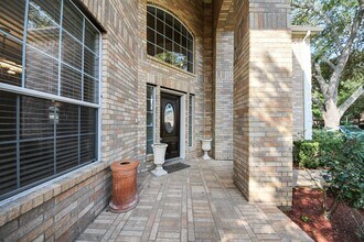 Building Photo - 4422 Roundtree Ln