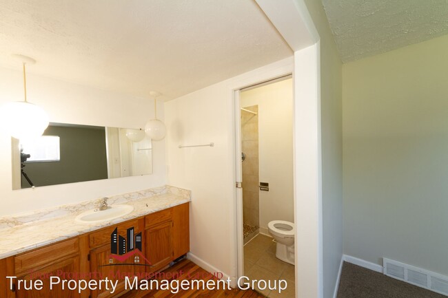 Building Photo - 3 br, 2 bath House - 7527 E. Raymond St