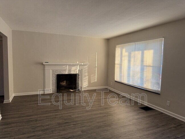 Foto del edificio - 115 Waverly Ave