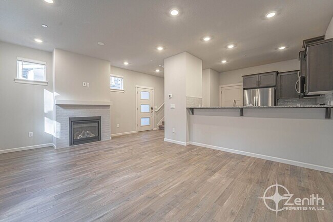 Foto del edificio - 4261 S Cloverhill Wy