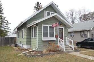 Building Photo - 1322 Cottonwood St