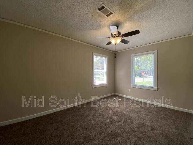 Building Photo - 603 Prothro St