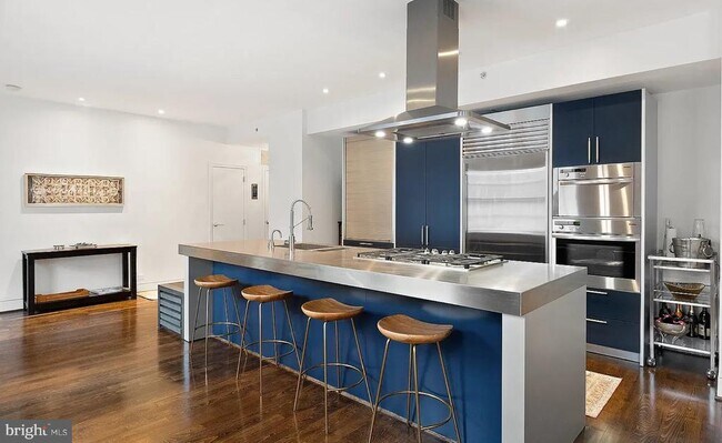 Foto del edificio - 1124 10th St NW
