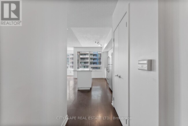 Building Photo - 59 E Liberty St