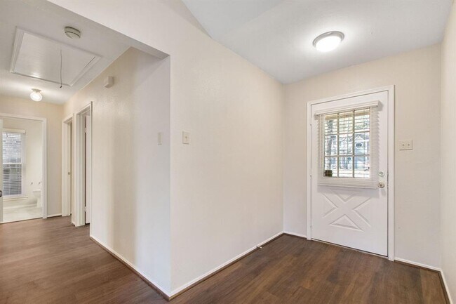 Foto del edificio - 108 N Deerfoot Cir