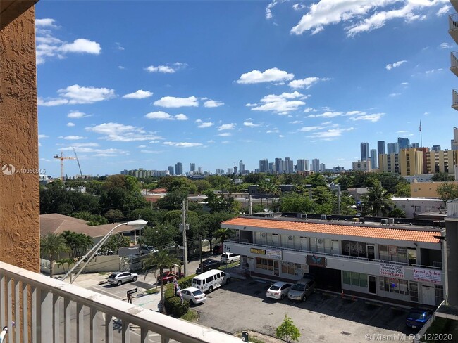 Foto del edificio - 218 NW 12th Ave