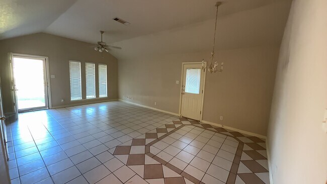 Building Photo - 4602 Pennington Ave
