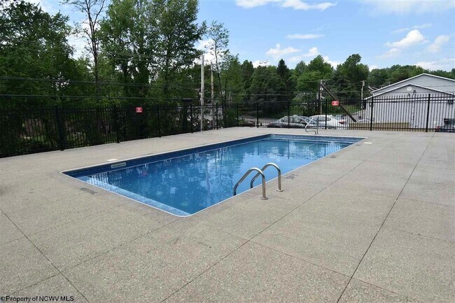 Foto del edificio - 321 Marlowe Cir