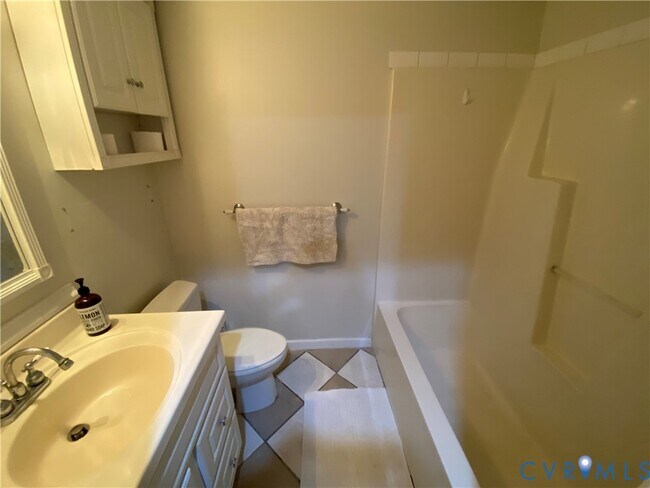 Foto del edificio - 7622 Yarmouth Dr