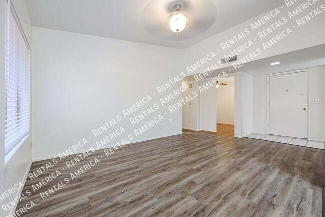 Foto del edificio - 14838 N 24th Dr