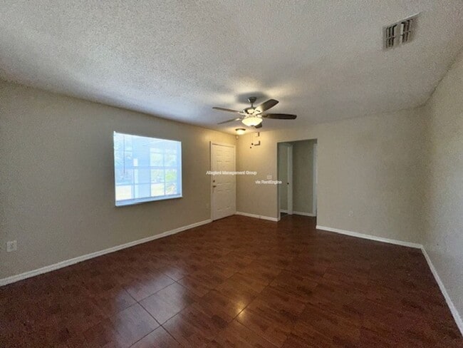 Building Photo - 564 Eagle Ct