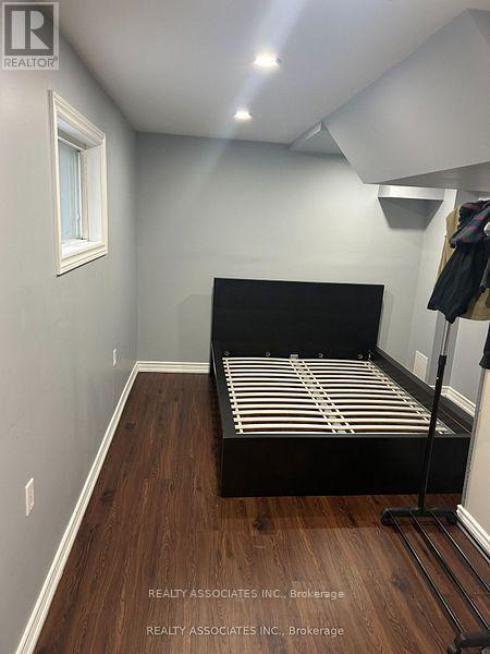 Photo du bâtiment - 843 Sparrow Rd