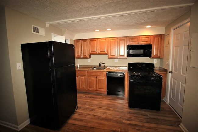 Photo - EXPERTLY DESIGNED 3 BEDROOM HOME IN DUNDALK!