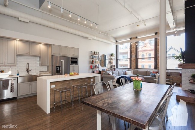 Foto del edificio - 3024 N Lincoln Ave