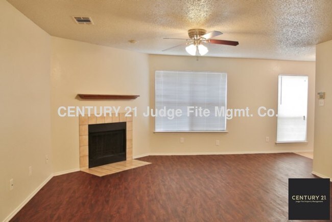Building Photo - Cozy 3/2/2 duplex in Duncanville For Rent!