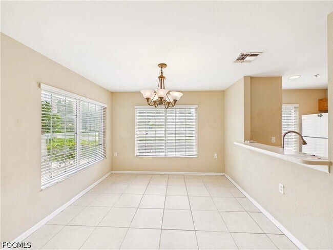 Foto del edificio - 9440 Ivy Brook Run