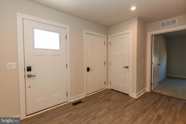 Building Photo - 210 Eternal Way