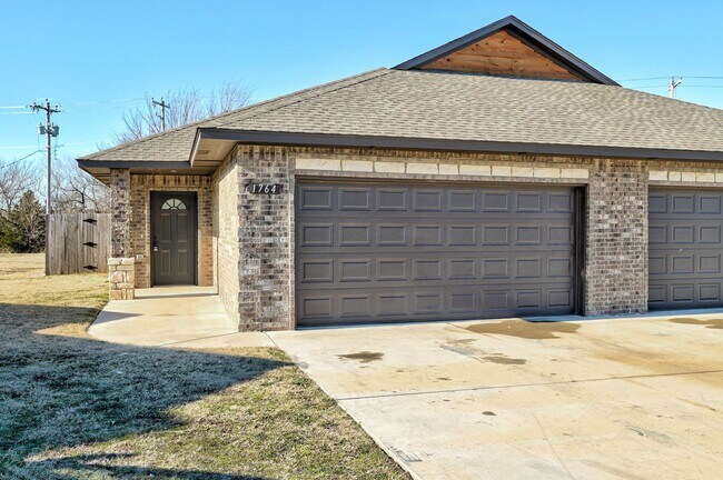 Building Photo - 1762 Eighty-Niner Ter