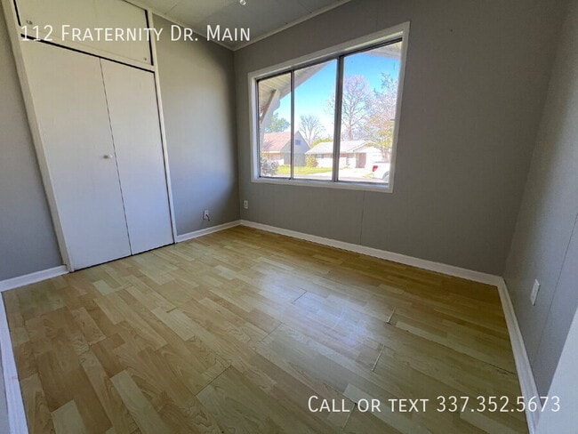 Building Photo - 112 Fraternity Dr